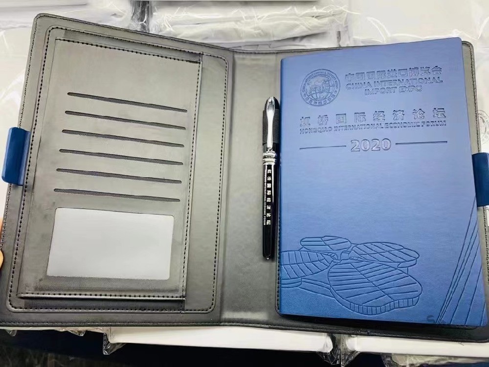 探討皮質(zhì)記事本的魅力：為什么它成為時(shí)尚達(dá)人的必備品？